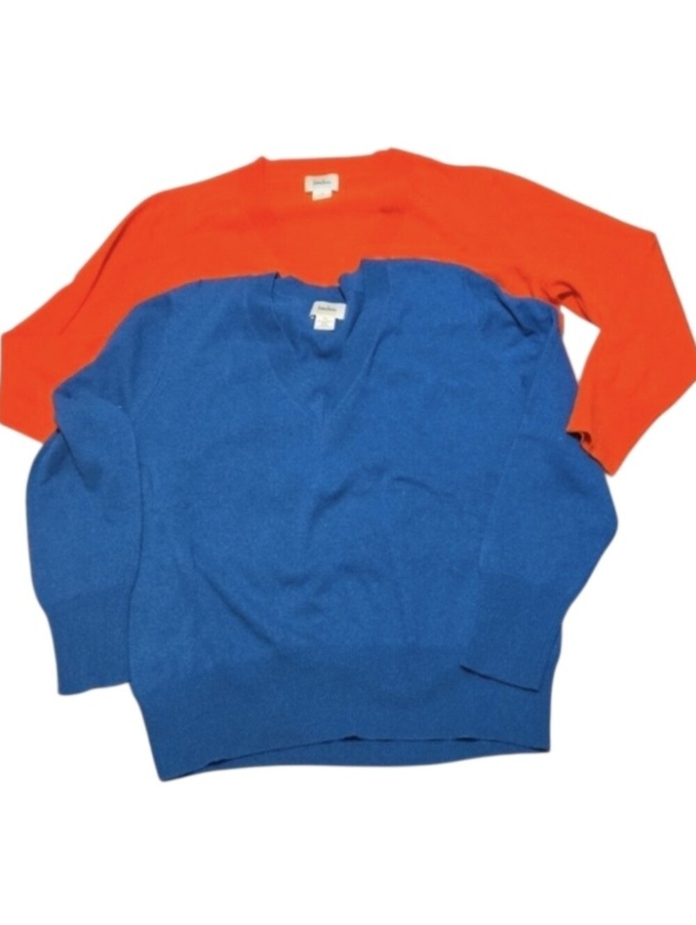 Neiman Marcus Set Of 2 V-Neck Cashmere Sweaters in Blue and Orange